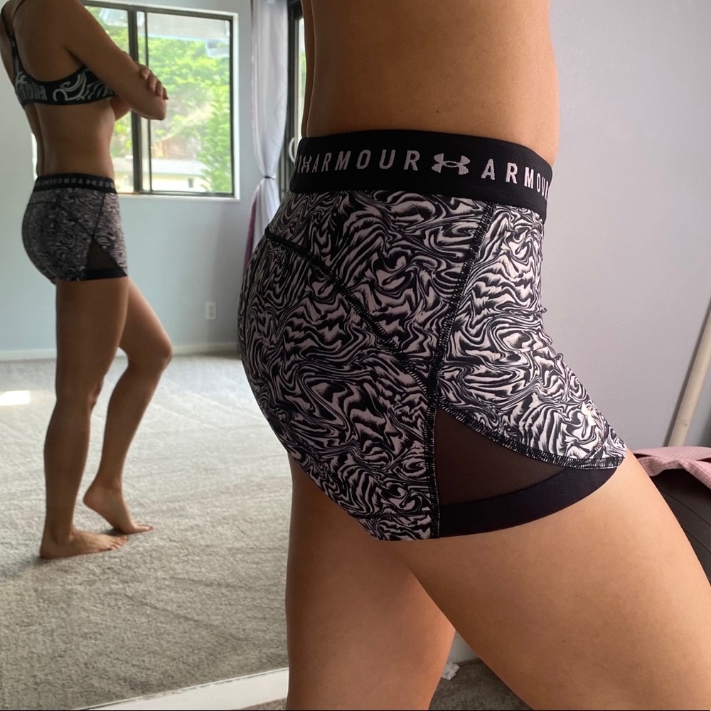 Workout shorts - Picture 2 of 5